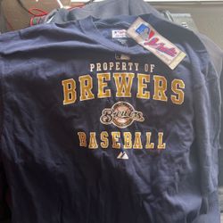 Men’s XL Milwaukee Brewers T