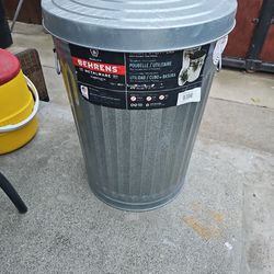 Trash Can Use As Dog Food New Storge 
