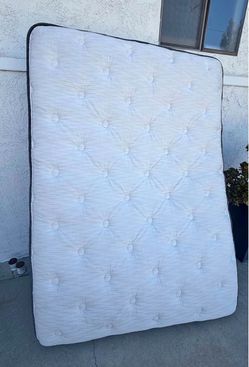 FULL SIZE MATTRESS PICK UP TODAY