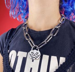 igirl Halloween exclusive pumpkin chain