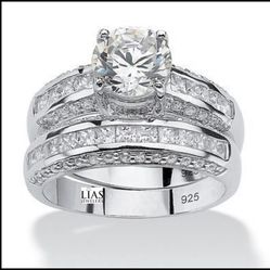 New 18k White Gold Wedding Ring Set 