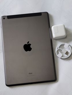 iPad 7 , 7th Generation, 128GB  , iCloud Unlocked,  Excellent Condition