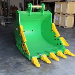 Excavator Caterpillar CAT 320 Heavy Duty Rock Bucket 42 Inches Width.