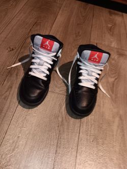 Nike Air Jordan 1 Mid SE "Black Metallic Reimagined