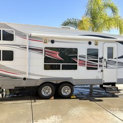 2013 Shockwave By Forest River