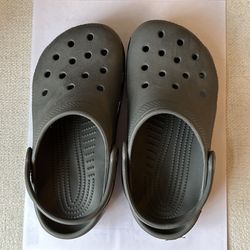 Solid gray crocs for little boys (M1,W3 or size 1)