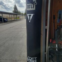 LIKE NEW!! TITLE SOFT STRIKE 8 ' 