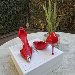 Alexander McQueen, Red, 37