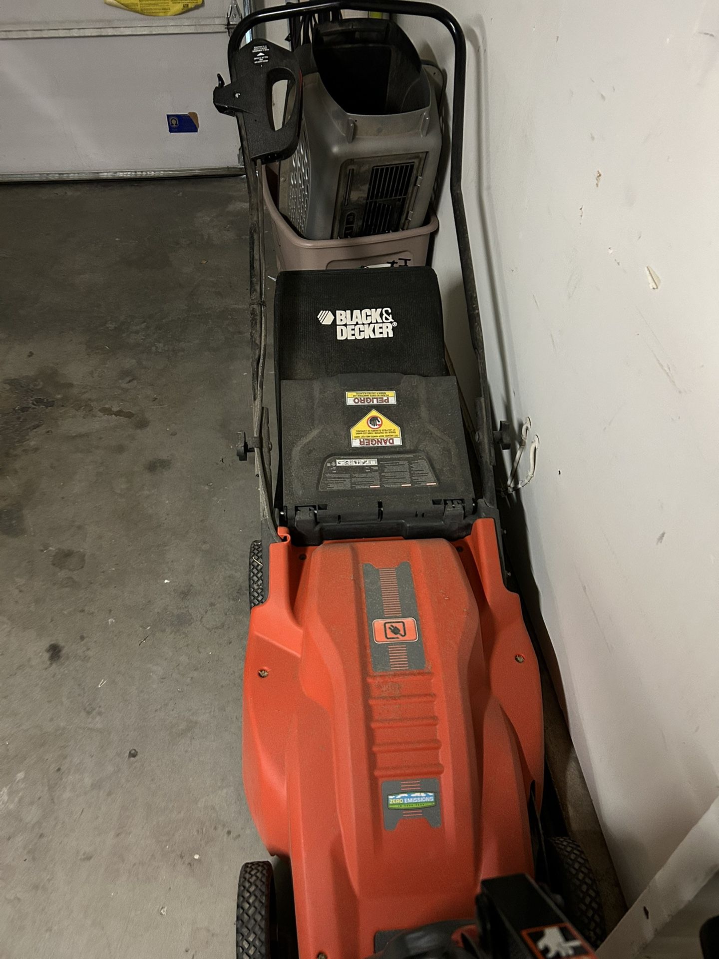 Black & Decker Electric Lawn Mower