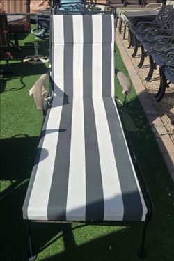 $120 VINTAGE IRON LOUNGE CHAIR