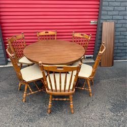 Round Wooden Kitchen Table With 6 Wooden Chairs And 2 Leafs