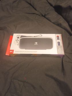 Nintendo Switch Case an Screen Protector