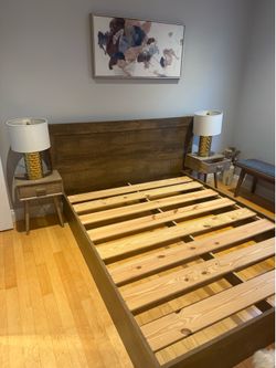 Queen size bed, night stand, night lamp and bench