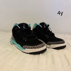 Kids Jordans 4y