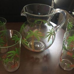 New In Cute Box ,Pitcher And Glasses