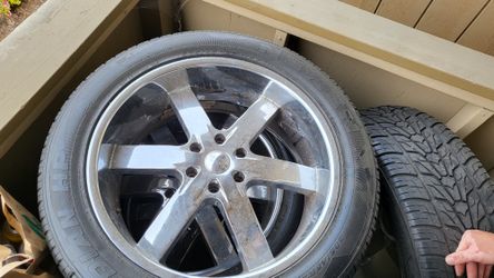 NEXEN TIRE AND RIM 305/45R22