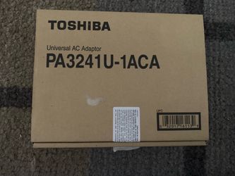 Toshiba Universal AC Adaptor PA3241U-1ACA