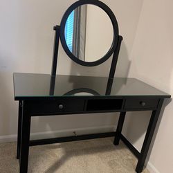 Dressing table with mirror