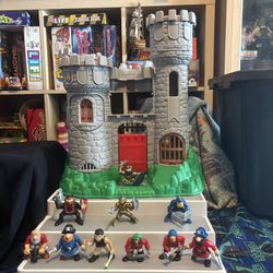 Fisher-Price Great Adventures Castle 1994 Play With 10 Figures