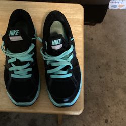 Nike Shoes Size 8 Women’s Shoes