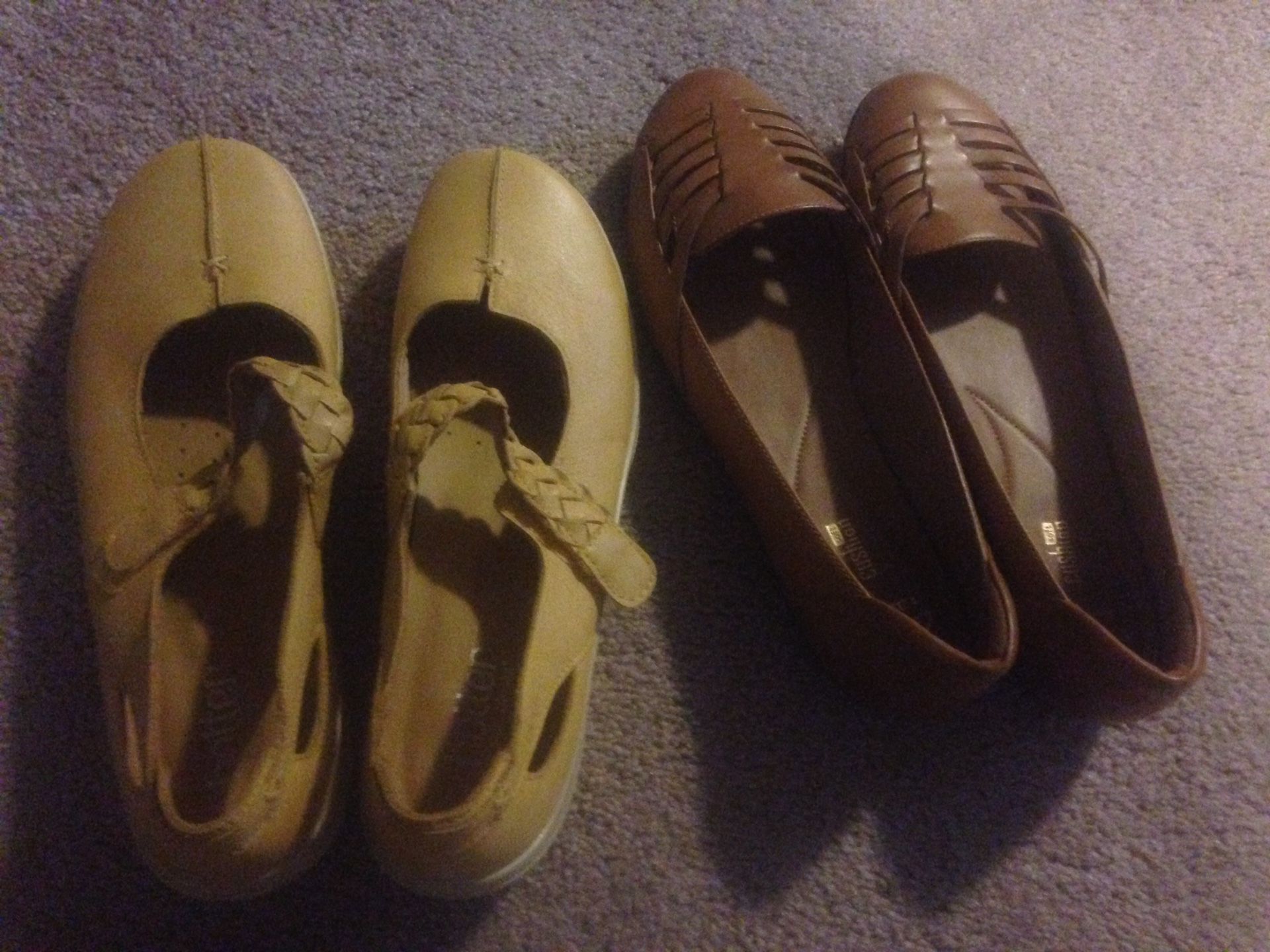 Ladies size 10 leather shoes