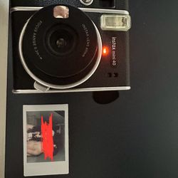 instax mini 40 Polaroid camera
