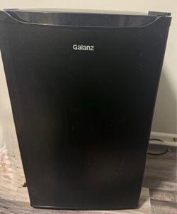 Galanz mini fridge