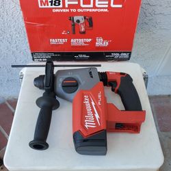 Milwaukee
M18 FUEL 18V Lithium-Ion Brushless Cordless 1 in. SDS-Plus Rotary Hammer (Tool-Only)
