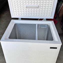  Small Chest Freezer – Clean & Cold