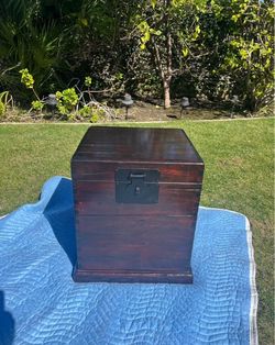 Pottery barn emmett side table trunk
