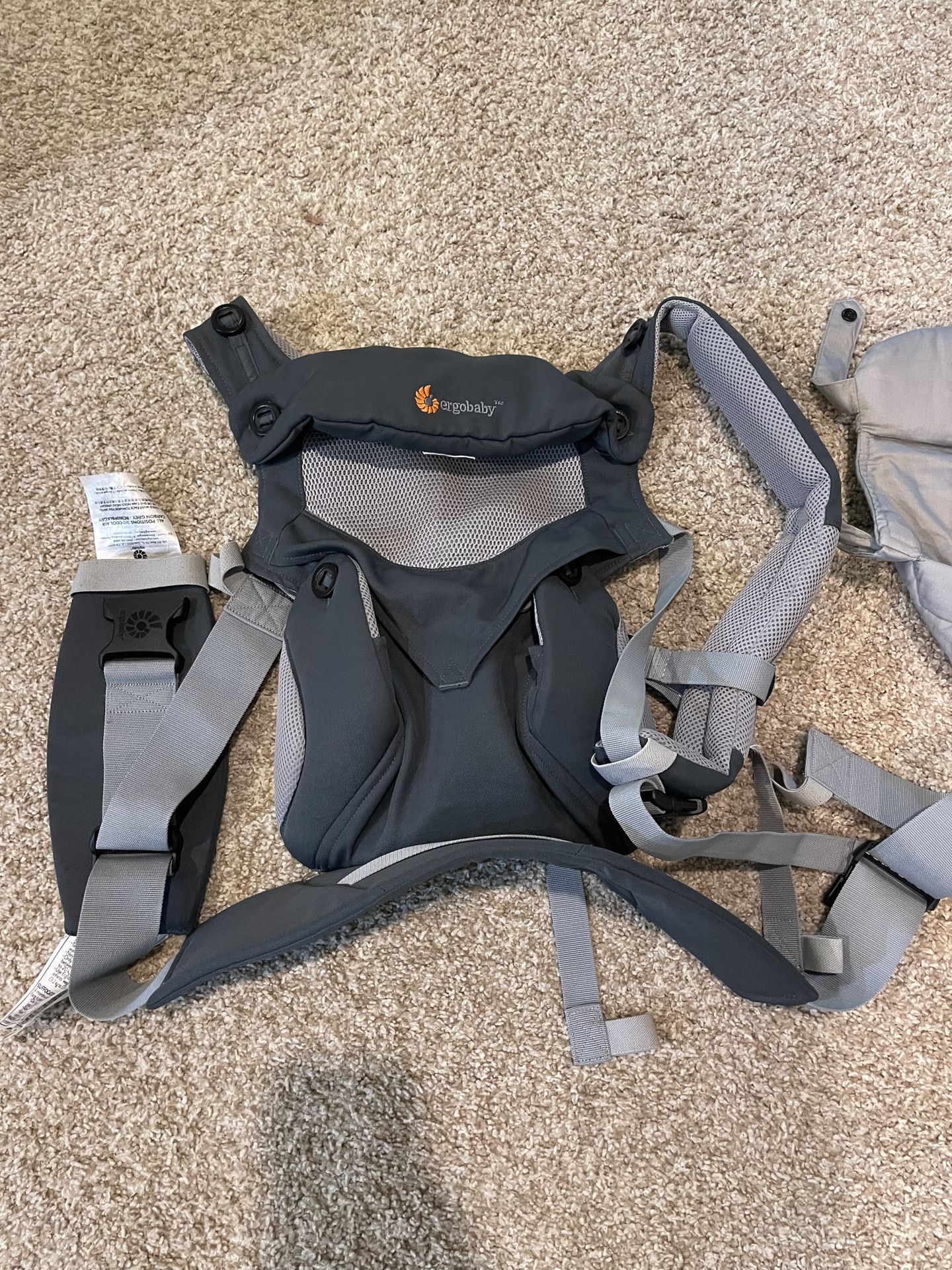 Ergo baby 360 carrier with infant insert