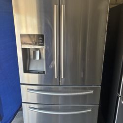 Fridges For Sale Are Plugged In Water Ok ((only Ice Don’t Work) 