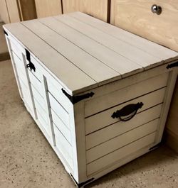 Large wood white chest