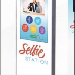 Have fun while earning money. Selfie station