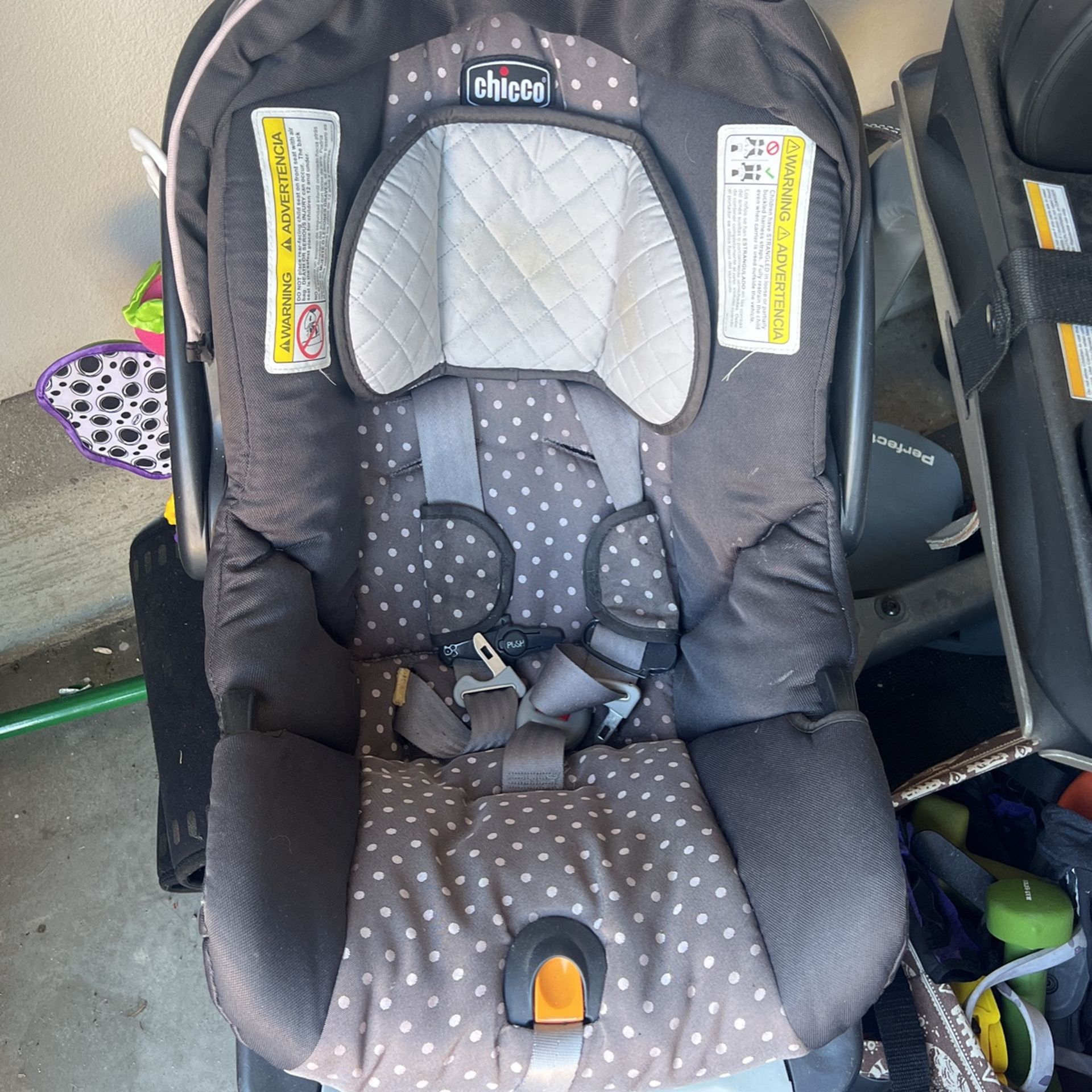 Chicco car seat And Attachable stroller 