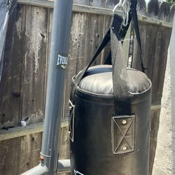 Punching Bag “Venum “ And Everlast Punching Bag Stand 