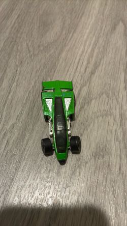 Green hot wheel 1987 vintage race car