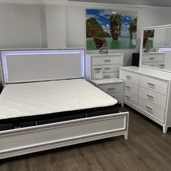 Queen Bedroom Set