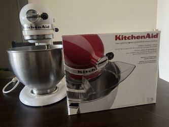 5 Quart Kitchen Aid Mixer Kit with all accessories included