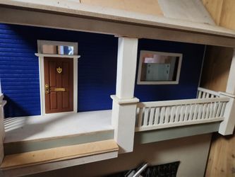 Wooden Dollhouse (Unfinished)