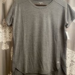 New Amazon Essentials Active Woman’s Small Shirts 