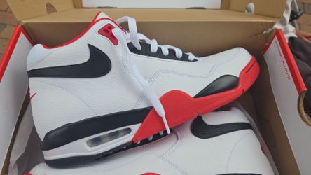 Basketball shoes