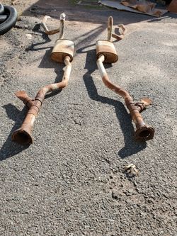 Gm  Dual Exhaust Pipe With Cut Out .
