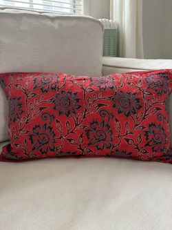 2 Silk Stitched Lumbar Pillows