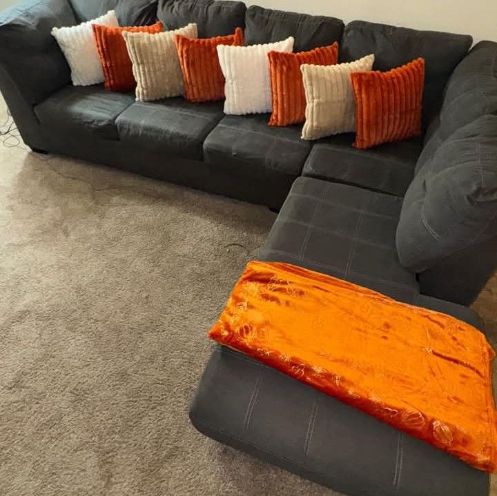 Sectional L Shape Couch In Great Condition