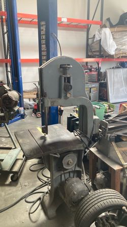 David and Wells Heavy Duty Vertical Bandsaw