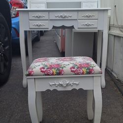 Little Girl Vanity Set $ 125 Or Best of Offer
