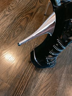 Black shoes multi stones on it