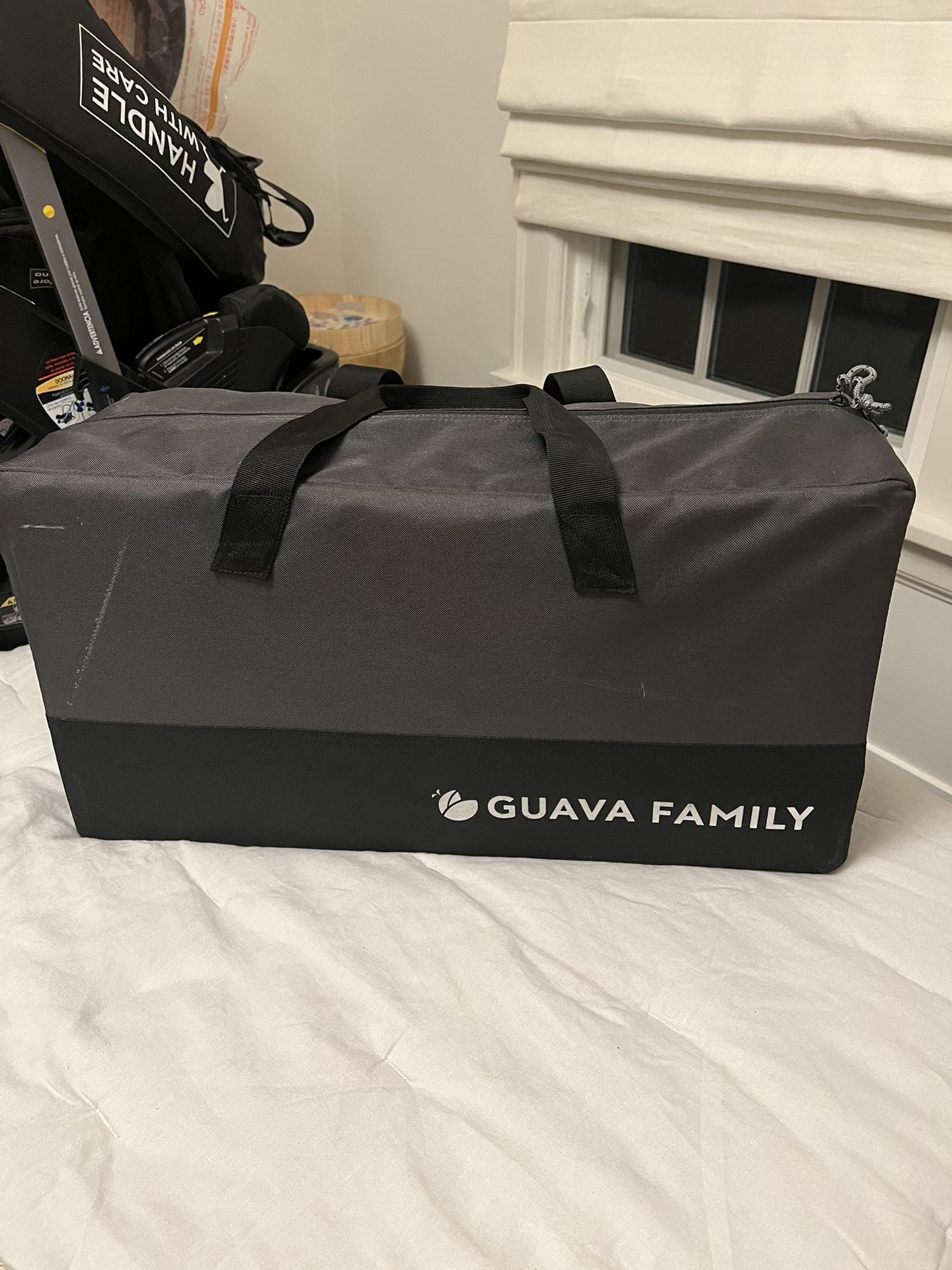 Guava Family Travel Crib