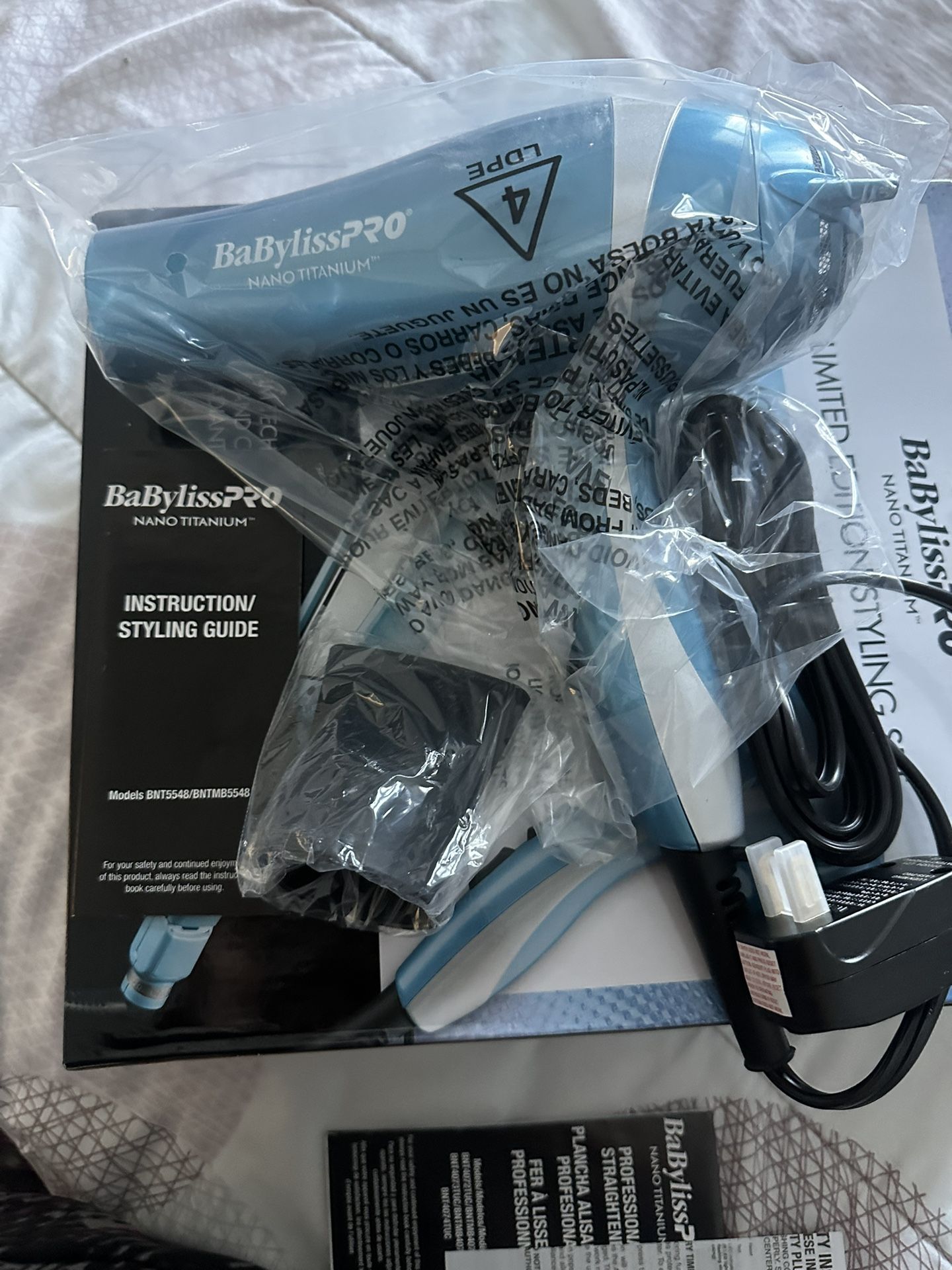 BABYLISS HAIR DRYER WITH ATTACHMENT